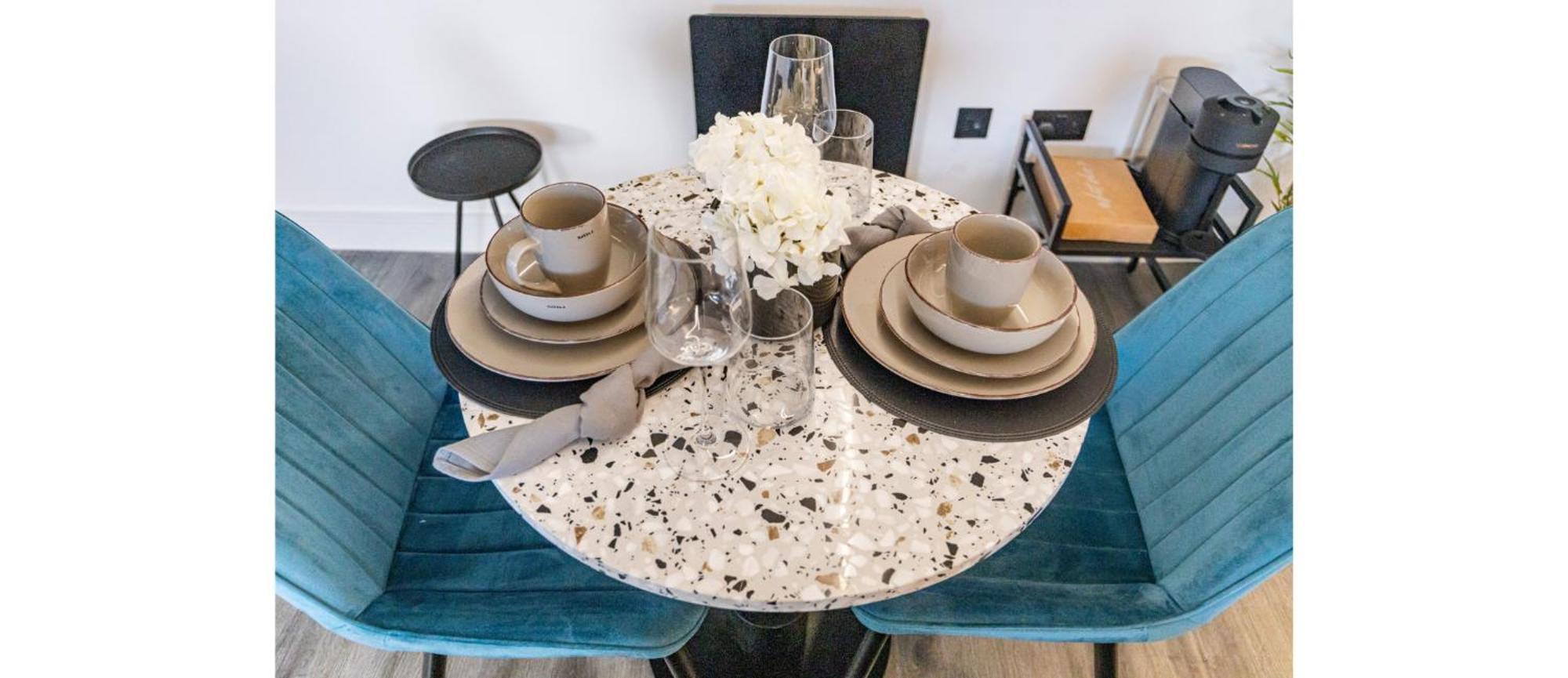 Turquoise Serenity In Apartment *